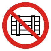 Знак Р12 Запрещается загромождать проходы и (или) складировать